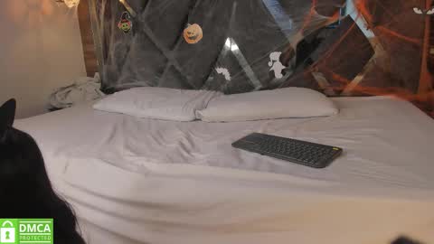 scarlet__jones_ online show from October 24, 2025, 8:49 pm