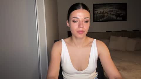Snapshot of scarlet_daisy_ chatting on June 25, 2026, 7:35 am Sophie online show from June 25, 2026, 7:35 am