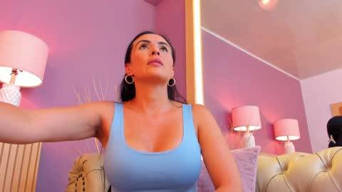 Scarlet Edwars online show from January 22, 2025, 4:02 pm