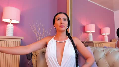 Scarlet Edwars online show from January 24, 2025, 12:10 pm