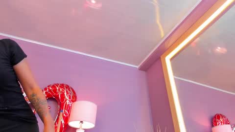 Scarlet Edwars online show from February 13, 2025, 6:16 pm