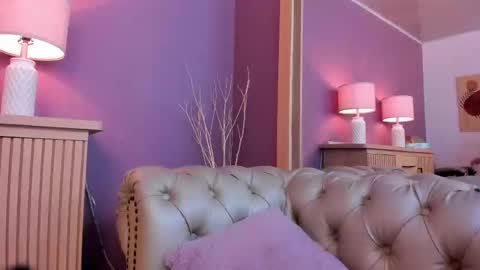 Scarlet Edwars online show from March 7, 2025, 3:28 pm