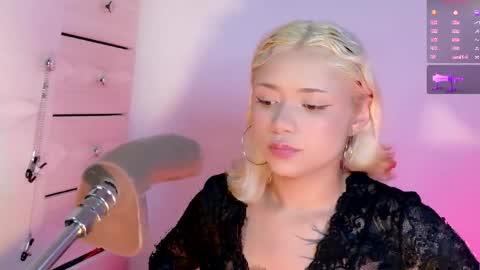 scarlet_gold online show from April 9, 2026, 1:49 am