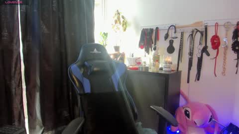 scarlet taylor kennedy online show from February 6, 2025, 8:45 pm