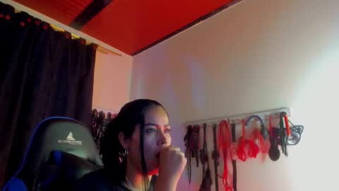 scarlet taylor kennedy online show from October 18, 2025, 7:14 pm