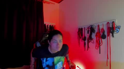 scarlet taylor kennedy online show from November 28, 2025, 7:05 pm