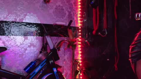 Scarlet online show from October 23, 2025, 7:34 pm