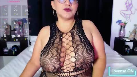 Scarlet Ray  online show from November 14, 2025, 11:42 am