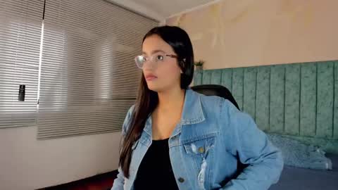 Scarlet  online show from February 21, 2025, 12:50 pm