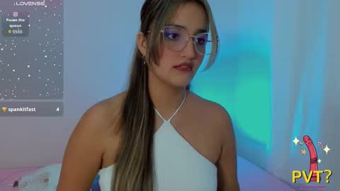 Scarlet  online show from September 12, 2025, 4:34 am