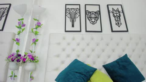 Isa online show from December 31, 2024, 2:14 pm