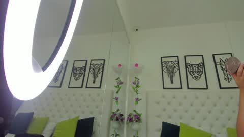 Isa online show from January 9, 2025, 11:14 am