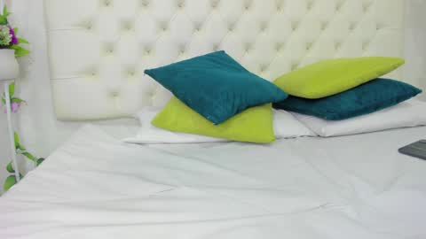 Isa online show from January 18, 2025, 1:51 pm