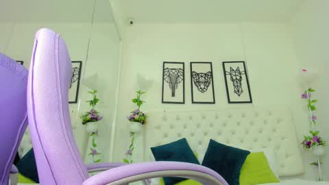 Isa online show from February 15, 2025, 2:11 pm