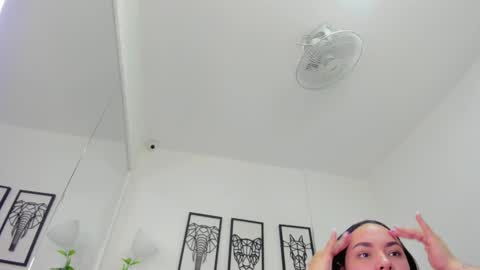 Isa online show from February 20, 2025, 10:59 am