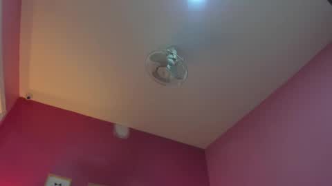 Isa online show from March 6, 2025, 2:08 pm