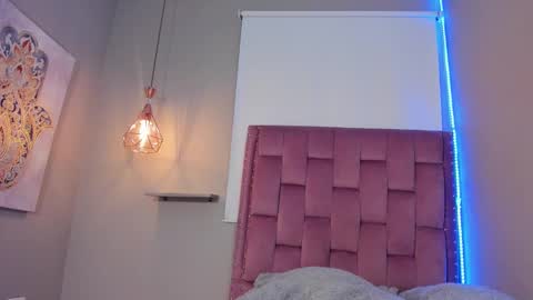 scarlet_vixen_ online show from March 20, 2026, 12:21 pm