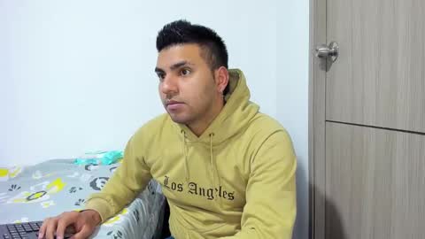 ScarletandRyan28 online show from February 28, 2025, 9:58 am