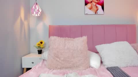 Scarlet  online show from February 1, 2025, 1:20 pm