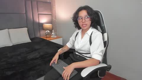 Snapshot of scarleth_blaze chatting on May 23, 2026, 3:56 am scarleth_blaze online show from May 23, 2026, 3:56 am