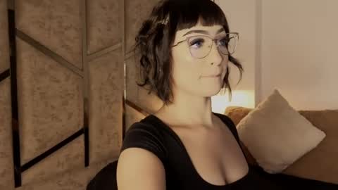 Snapshot of scarleth_lux_ chatting on May 12, 2026, 3:25 am Scarleth online show from May 12, 2026, 3:25 am
