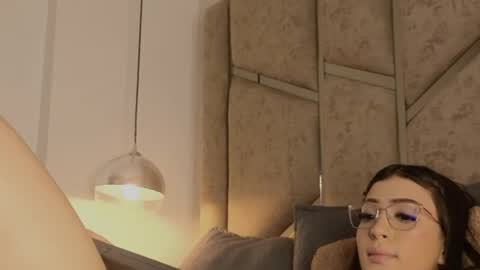 Snapshot of scarleth_lux_ chatting on June 5, 2026, 6:52 am Scarleth online show from June 5, 2026, 6:52 am