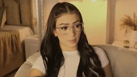 Snapshot of scarleth_lux_ chatting on June 10, 2026, 6:01 am Scarleth online show from June 10, 2026, 6:01 am