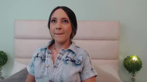 scarlet  online show from February 21, 2026, 10:49 am