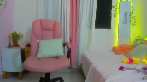 Scarletliz online show from December 17, 2024, 6:53 pm