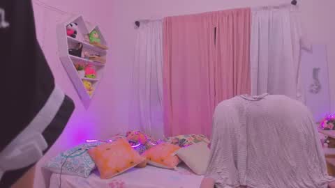 Scarletliz online show from February 24, 2025, 12:05 pm