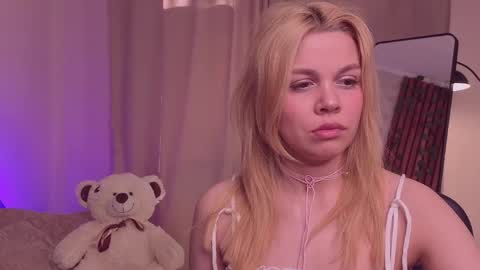 scarletmarney online show from May 9, 2026, 3:23 am