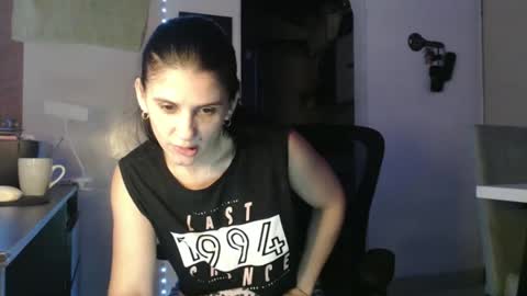 scarletmoons online show from March 20, 2026, 6:51 am