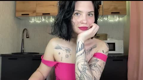 scarletpetal online show from February 1, 2026, 1:20 pm