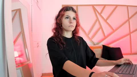 Scarlet online show from December 25, 2024, 1:30 pm