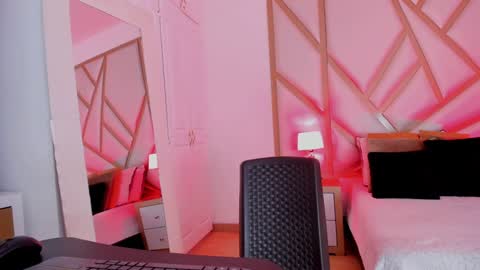 Scarlet online show from December 29, 2024, 1:17 pm