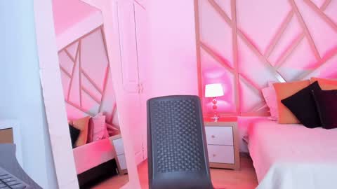 Scarlet online show from January 10, 2025, 3:37 pm