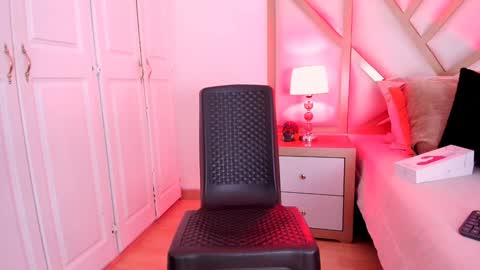 Scarlet online show from February 5, 2025, 2:59 pm