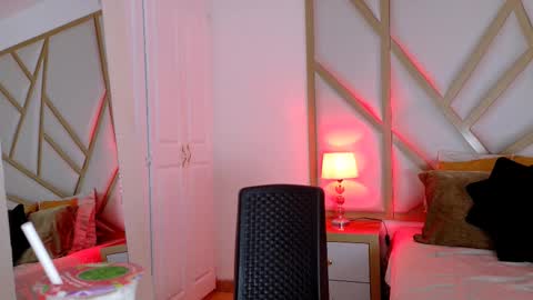 Scarlet online show from February 16, 2025, 9:59 pm