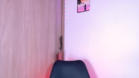 Scarlet online show from October 13, 2025, 1:33 pm