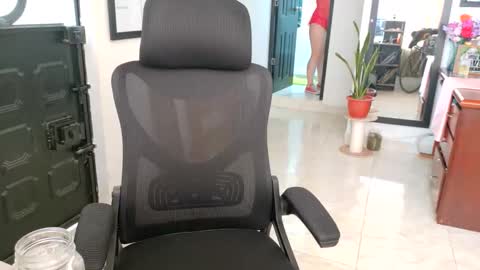 Snapshot of scarlett77_ chatting on May 28, 2026, 4:04 pm Scarletland welcome online show from May 28, 2026, 4:04 pm