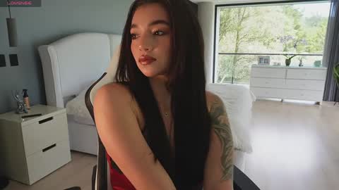 juli online show from May 24, 2026, 6:35 pm