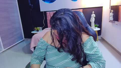 Snapshot of scarlett__joness chatting on April 24, 2026, 2:47 am SCARLETT online show from April 24, 2026, 2:47 am