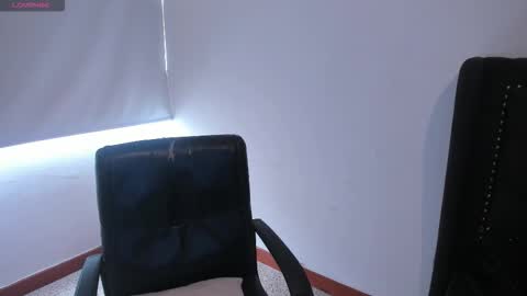 Scarlett Anaiz online show from November 27, 2025, 6:43 pm