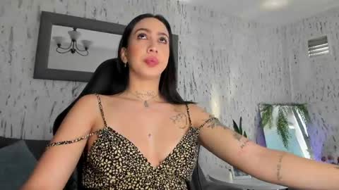 Scarlett online show from April 24, 2026, 3:03 pm