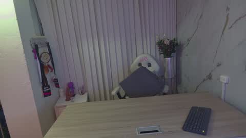 Scarlett Collins online show from February 1, 2025, 4:03 am