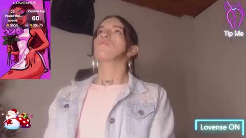 Snapshot of scarlett_crastrawberry chatting on December 17, 2025, 9:10 pm scarlet online show from December 17, 2025, 9:10 pm