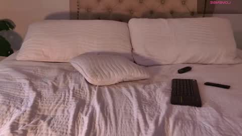 Scarlett Grand online show from October 6, 2025, 10:18 pm