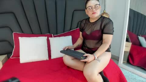 Snapshot of scarlett_monroe_1 chatting on October 7, 2025, 11:40 am scarlett_monroe_1 online show from October 7, 2025, 11:40 am