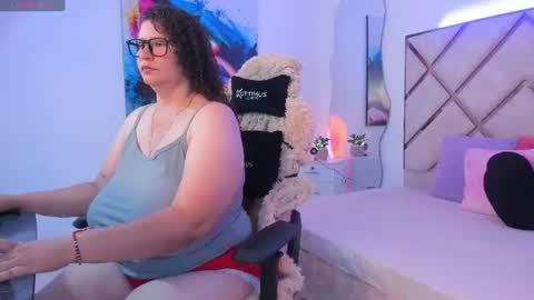Snapshot of scarlett_moo chatting on June 25, 2026, 7:51 pm vanessa online show from June 25, 2026, 7:51 pm