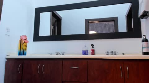 Scarlett online show from February 5, 2025, 1:44 pm